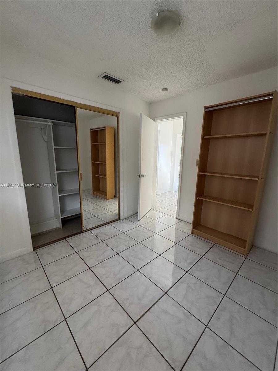 Small Image of 7135 SOUTH WEST 13TH ST, Miami Number 12