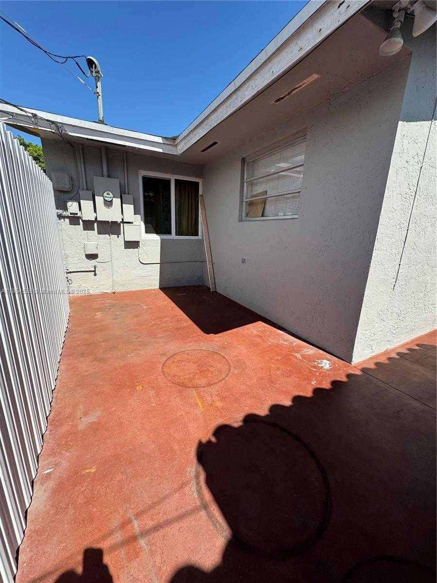 Small Image of 7135 SOUTH WEST 13TH ST, Miami Number 15
