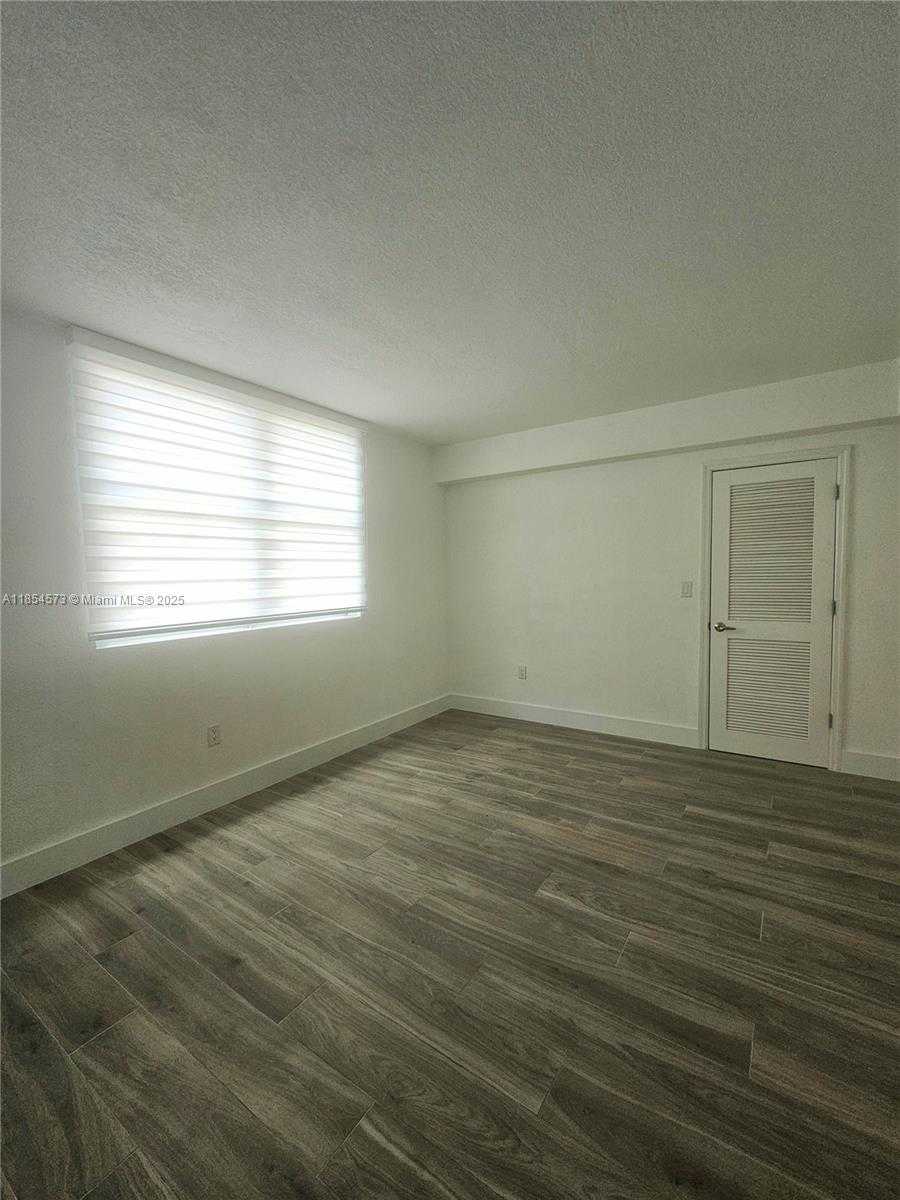 Small Image of 7501 EAST TREASURE DR #1L, North Bay Village Number 18