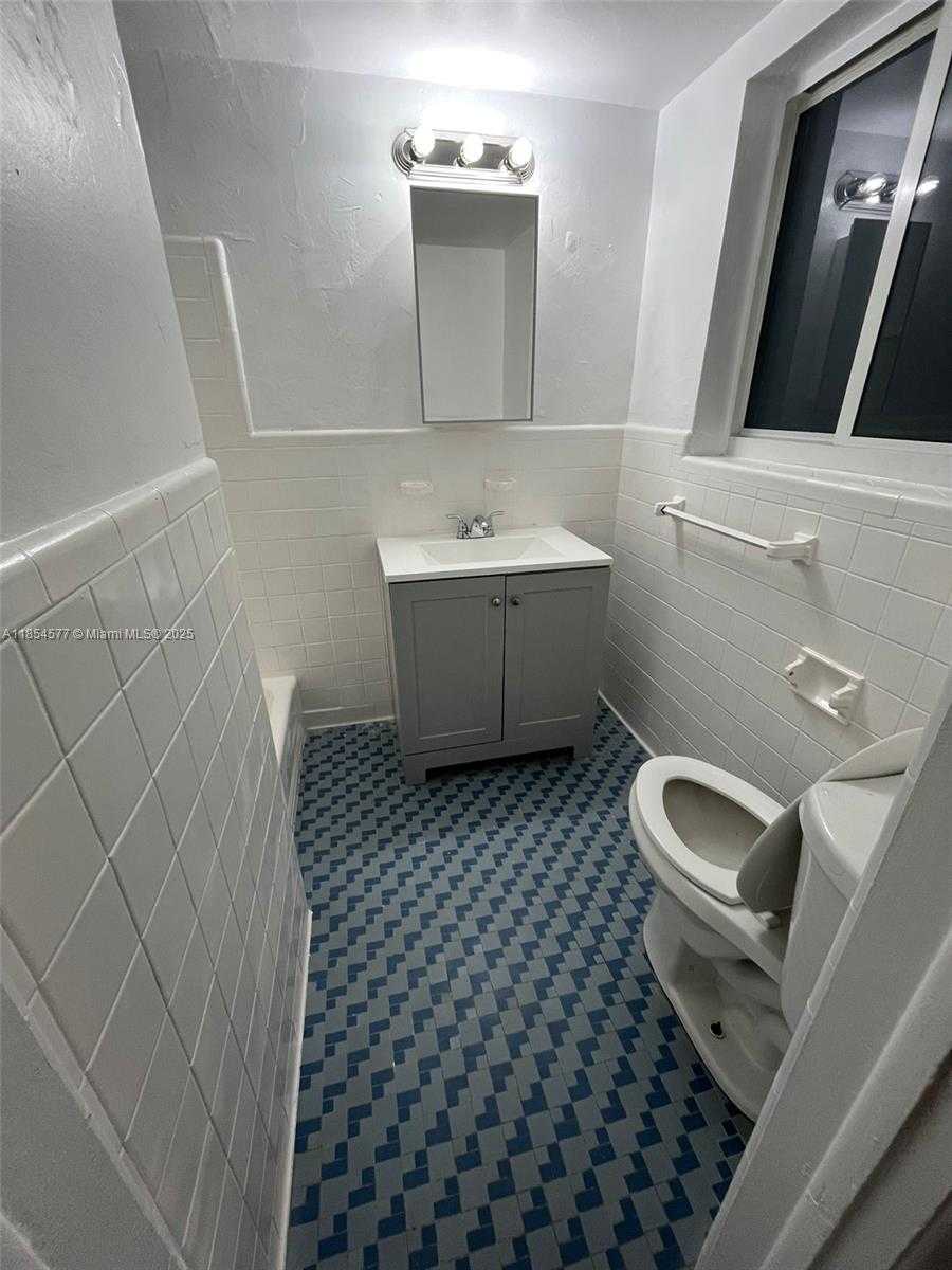Small Image of 7155 RUE NOTRE DAME #4, Miami Beach Number 8