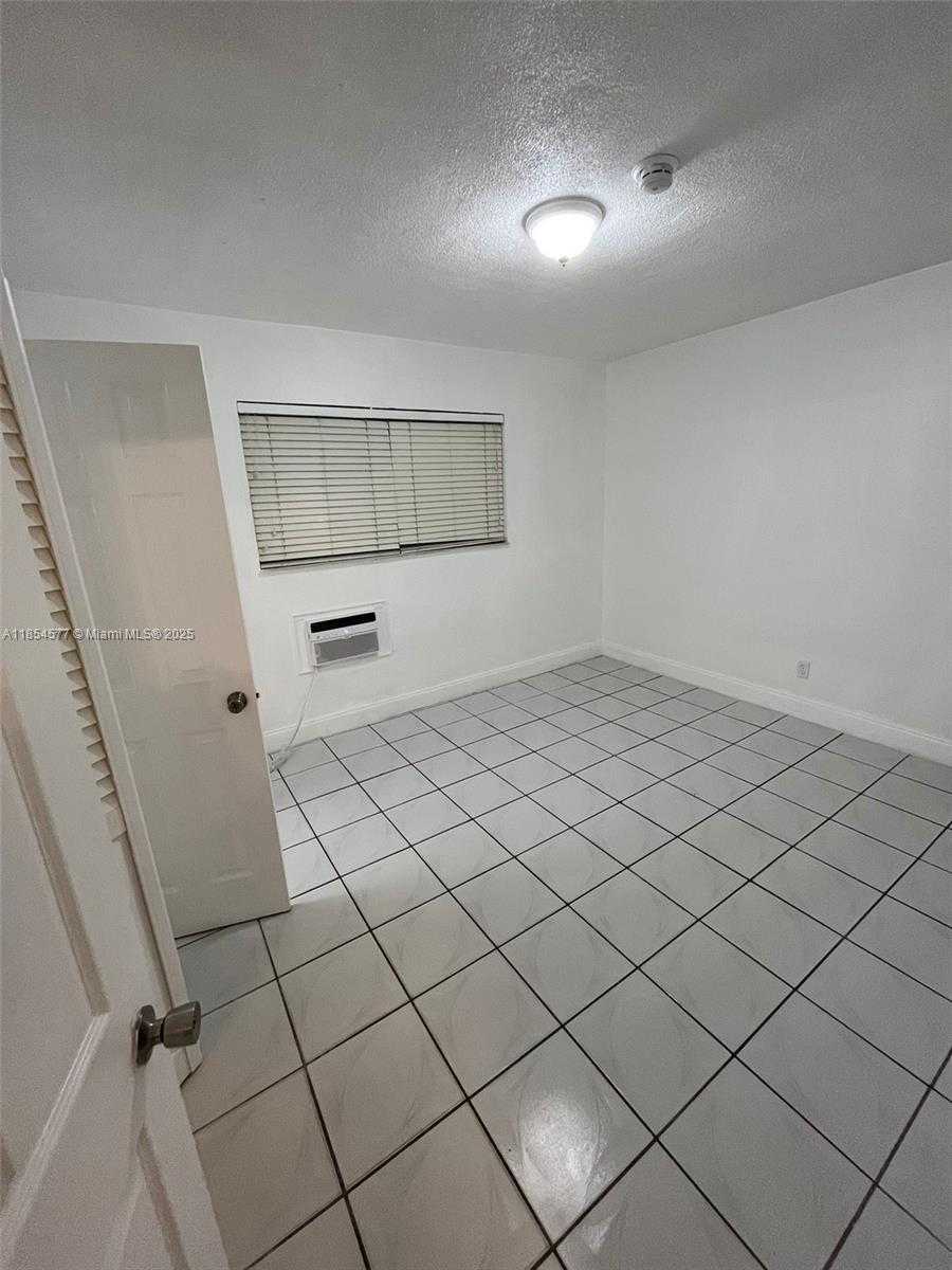 Small Image of 7155 RUE NOTRE DAME #4, Miami Beach Number 9
