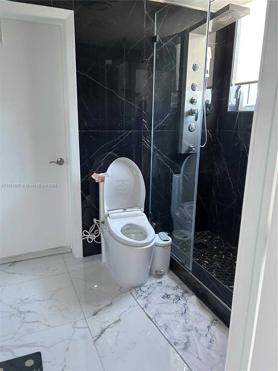 Small Image of 3000 NORTH EAST 188TH ST #701, Aventura Number 11