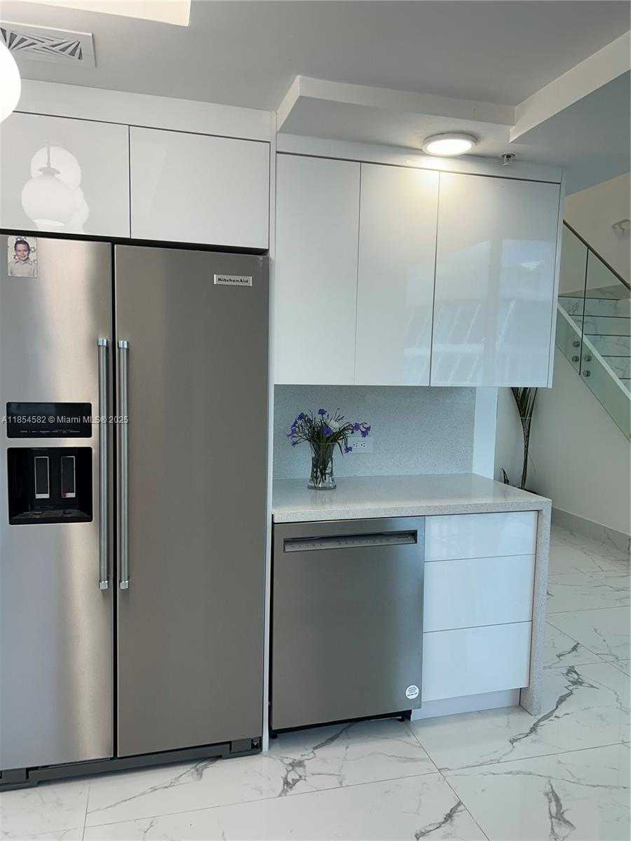 Small Image of 3000 NORTH EAST 188TH ST #701, Aventura Number 2