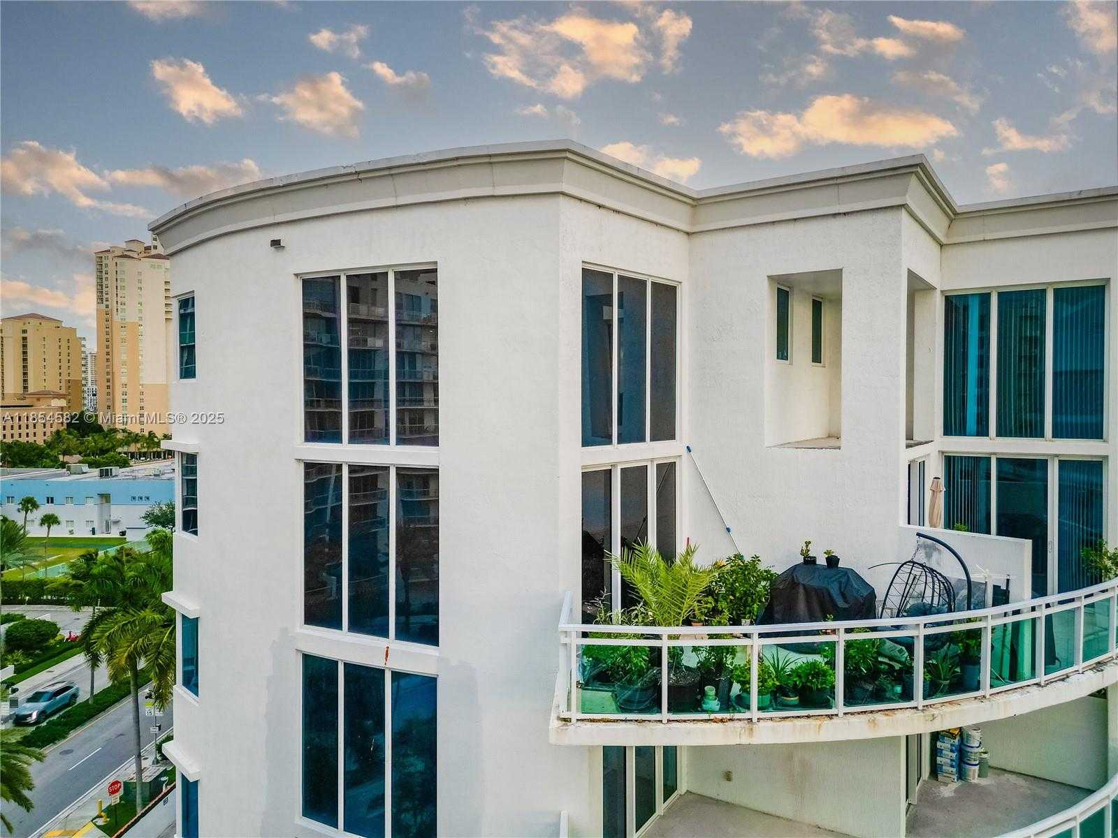 Small Image of 3000 NORTH EAST 188TH ST #701, Aventura Number 34