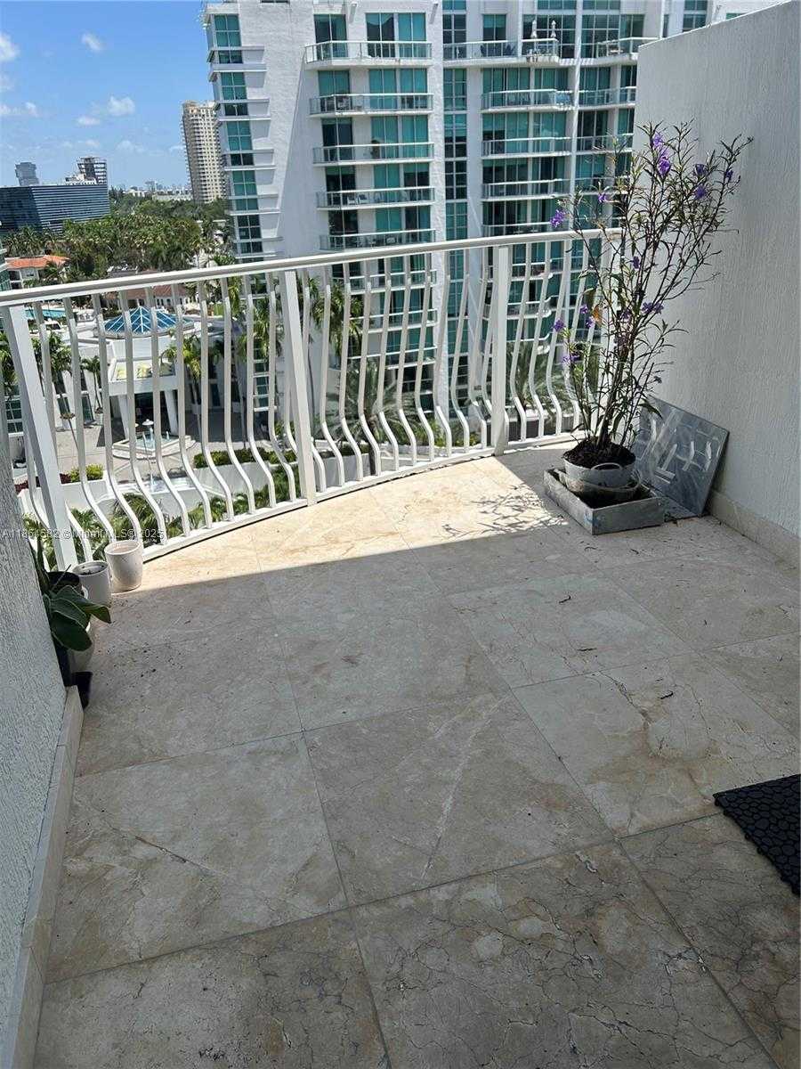 Small Image of 3000 NORTH EAST 188TH ST #701, Aventura Number 8