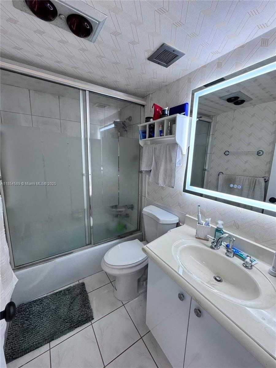 Small Image of 1950 SOUTH OCEAN DR #11D, Hallandale Beach Number 10