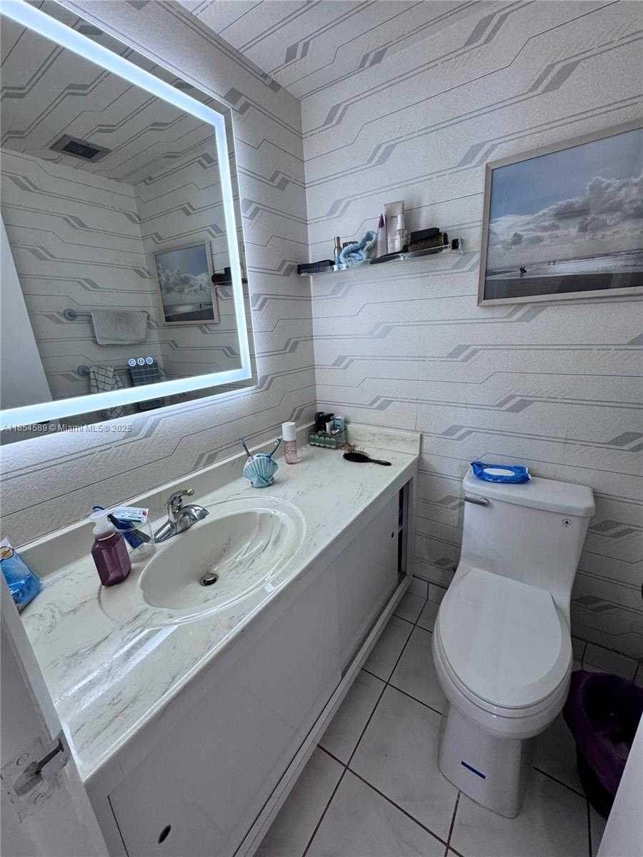 Small Image of 1950 SOUTH OCEAN DR #11D, Hallandale Beach Number 7