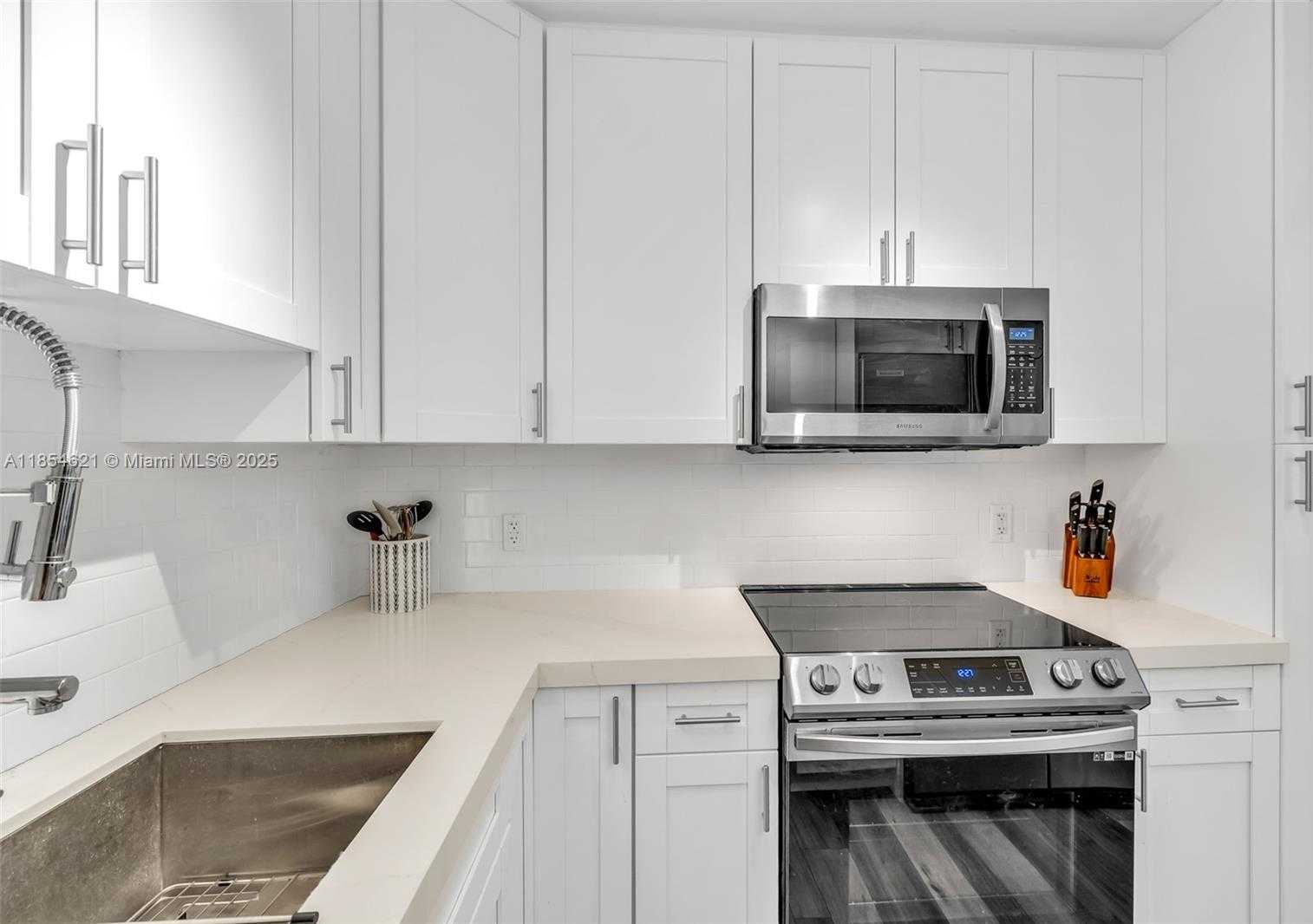 Small Image of 1150 MADRUGA AVE #A304, Coral Gables Number 11