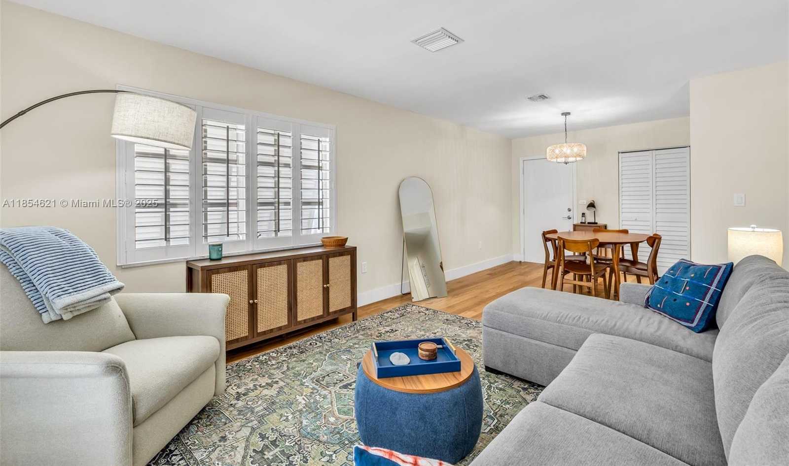 Small Image of 1150 MADRUGA AVE #A304, Coral Gables Number 5