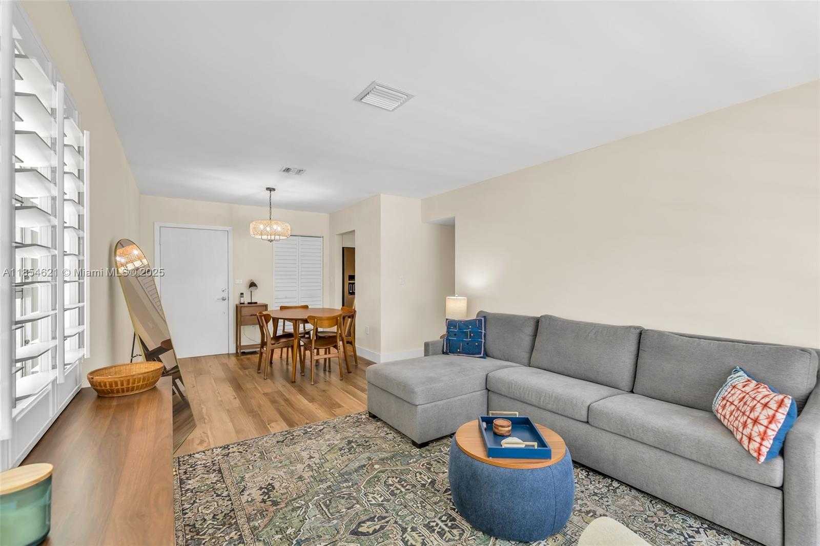 Small Image of 1150 MADRUGA AVE #A304, Coral Gables Number 6
