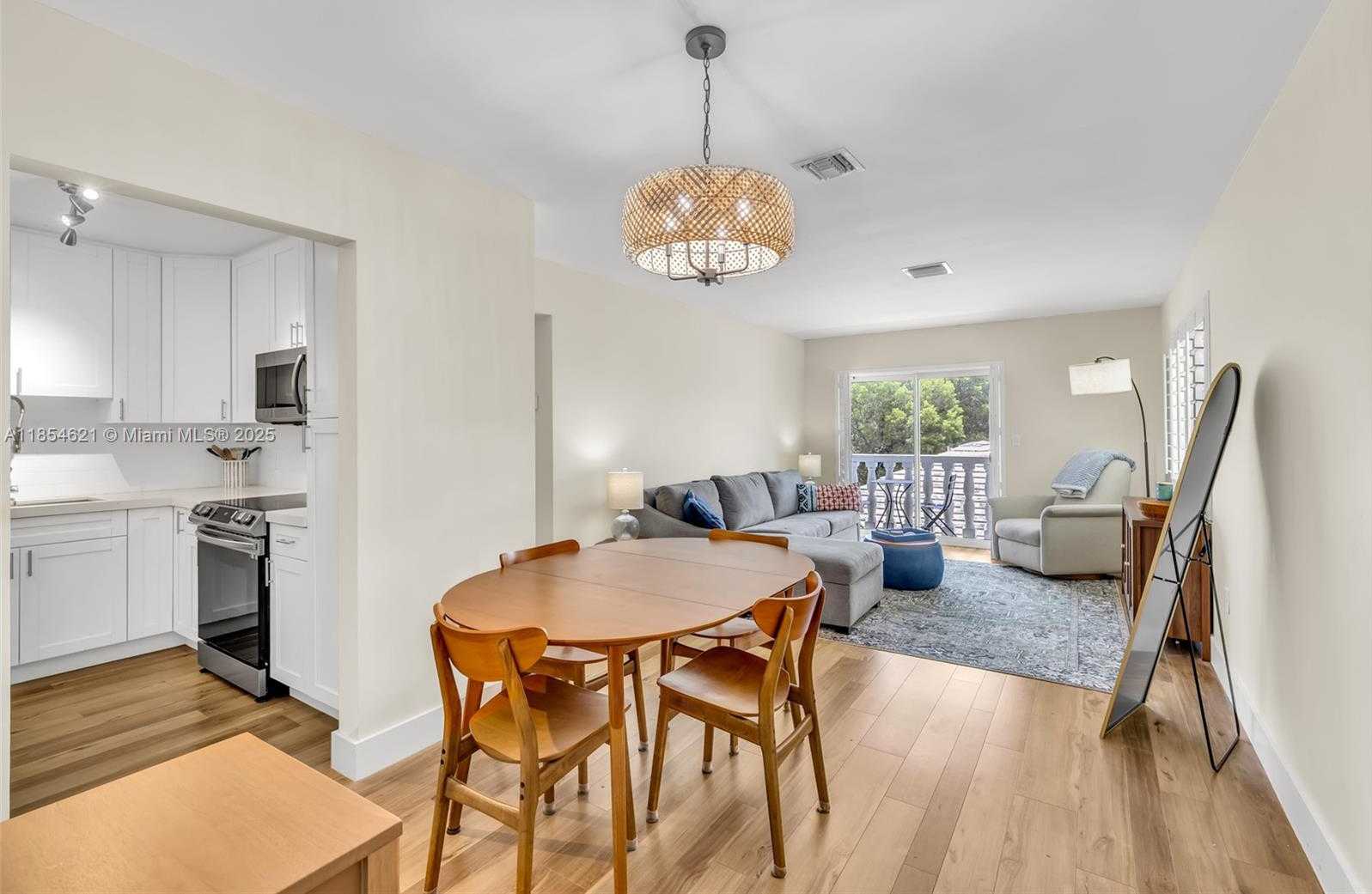 Small Image of 1150 MADRUGA AVE #A304, Coral Gables Number 7