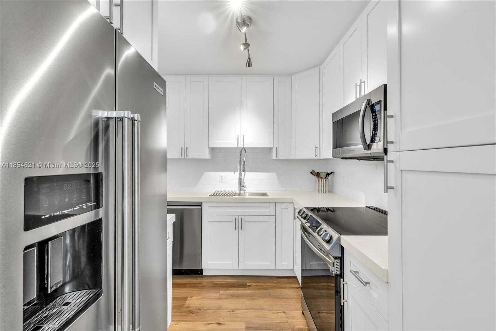 Small Image of 1150 MADRUGA AVE #A304, Coral Gables Number 9