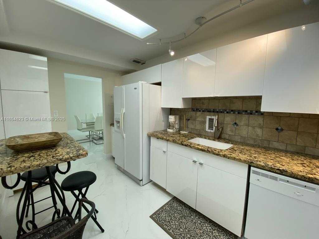 Small Image of 4001 SOUTH OCEAN DR #10F, Hollywood Number 4