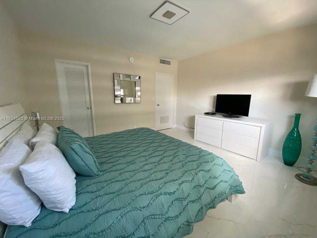 Small Image of 4001 SOUTH OCEAN DR #10F, Hollywood Number 6