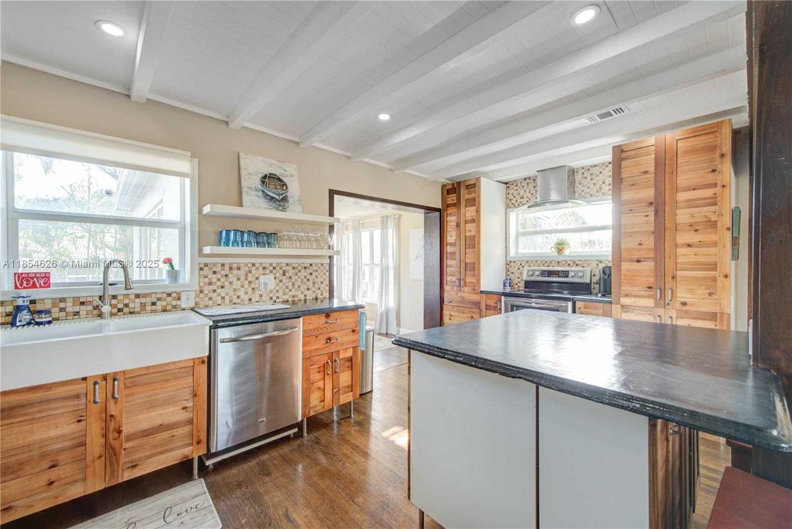 Small Image of 1100 NORTH EAST 4TH ST, Hallandale Beach Number 11