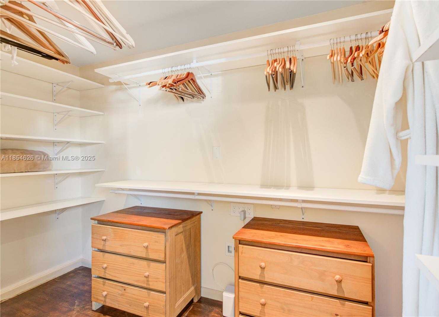 Small Image of 1100 NORTH EAST 4TH ST, Hallandale Beach Number 25