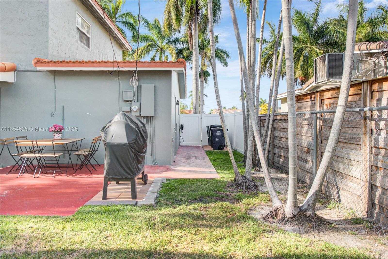 Small Image of 1100 NORTH EAST 4TH ST, Hallandale Beach Number 30