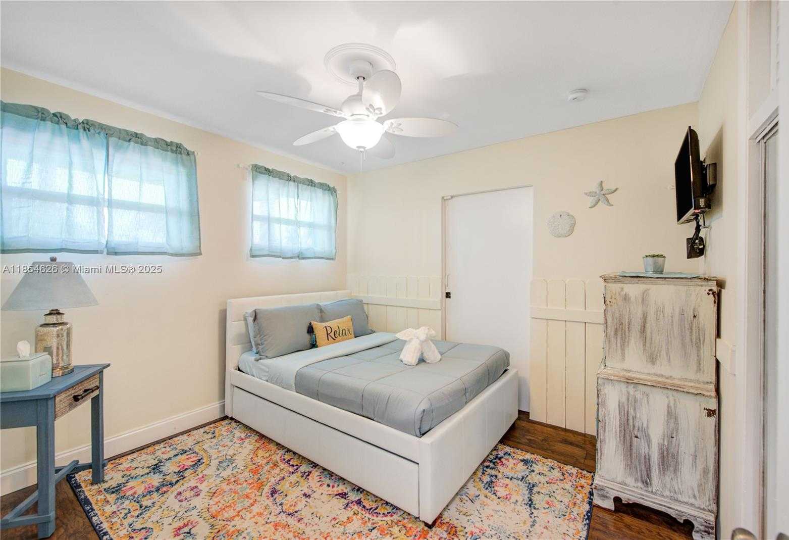 Small Image of 1100 NORTH EAST 4TH ST, Hallandale Beach Number 4