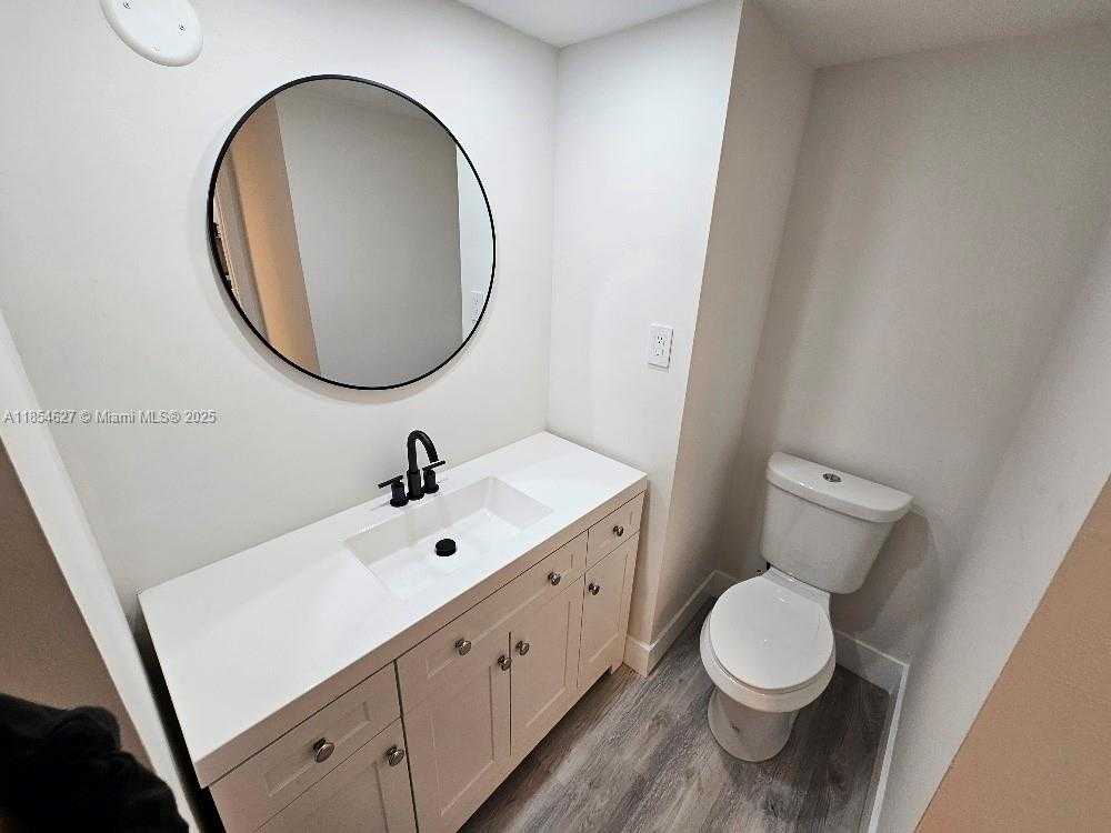 Small Image of 18021 BISCAYNE BLVD #1903, Aventura Number 12