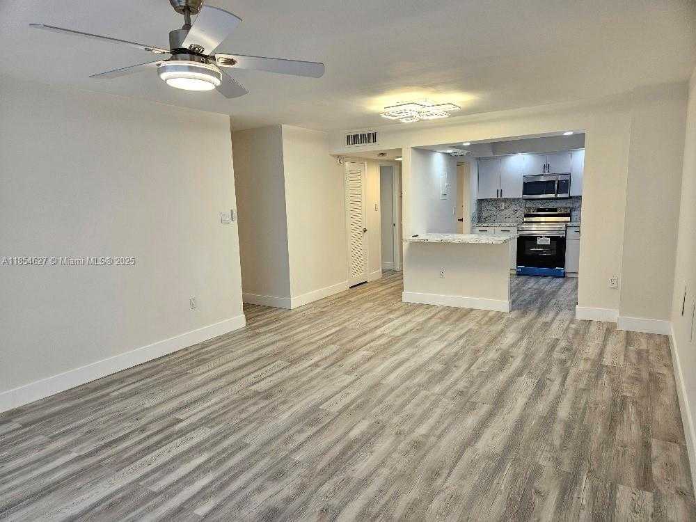 Small Image of 18021 BISCAYNE BLVD #1903, Aventura Number 5