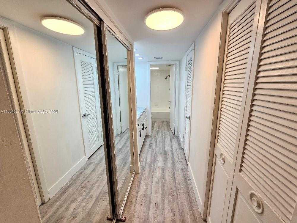 Small Image of 18021 BISCAYNE BLVD #1903, Aventura Number 7