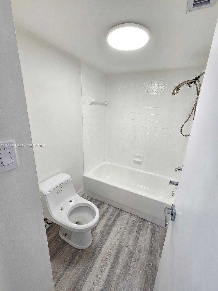 Small Image of 18021 BISCAYNE BLVD #1903, Aventura Number 9