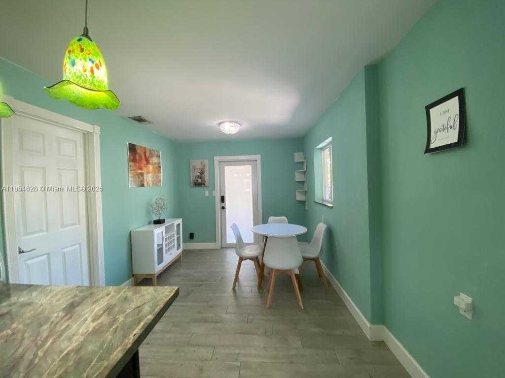 Small Image of 1350 NORTH EAST 30TH ST, Oakland Park Number 10
