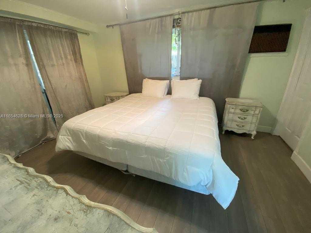 Small Image of 1350 NORTH EAST 30TH ST, Oakland Park Number 11