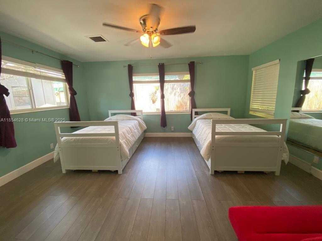 Small Image of 1350 NORTH EAST 30TH ST, Oakland Park Number 12