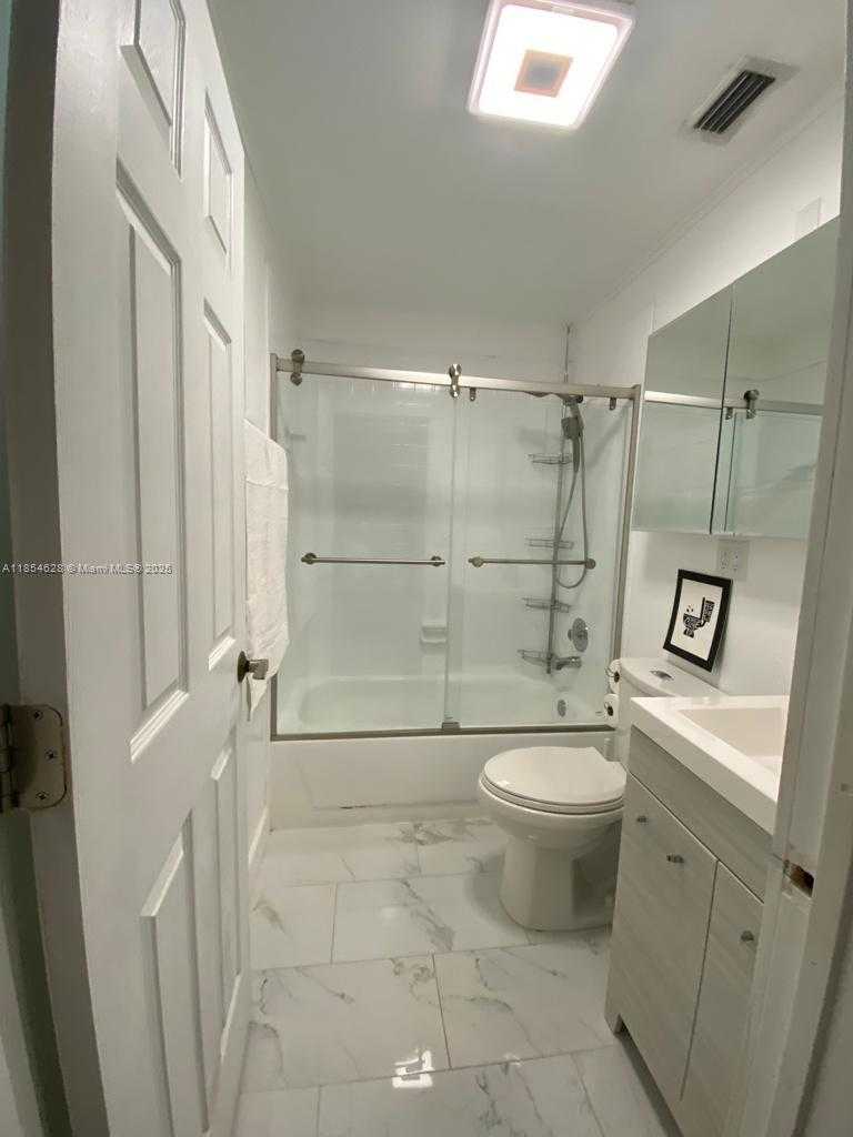 Small Image of 1350 NORTH EAST 30TH ST, Oakland Park Number 14