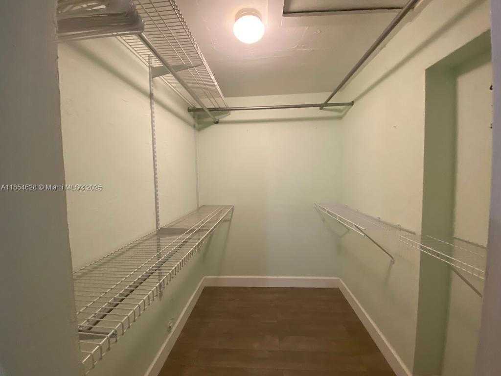 Small Image of 1350 NORTH EAST 30TH ST, Oakland Park Number 16