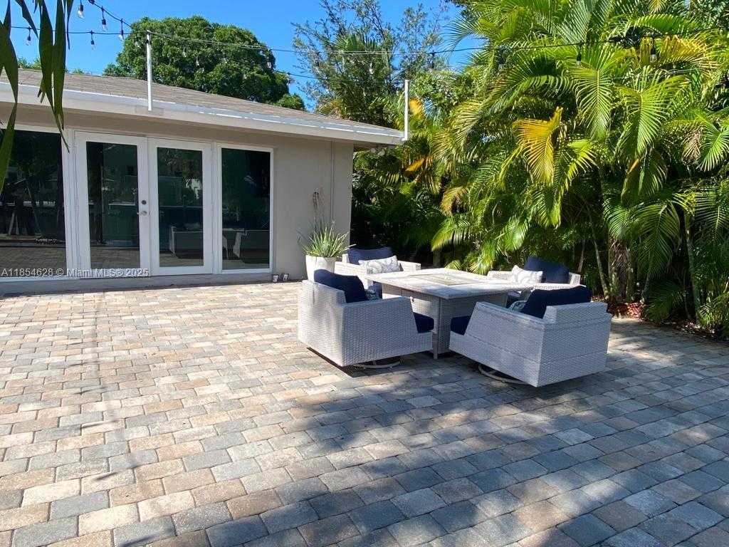 Small Image of 1350 NORTH EAST 30TH ST, Oakland Park Number 4