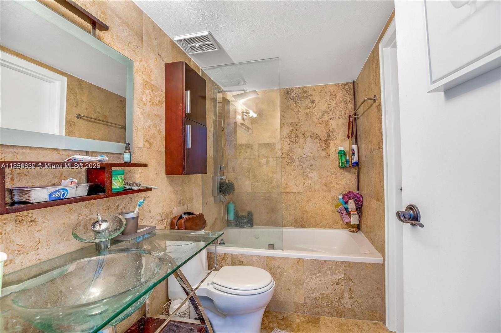 Small Image of 1155 BRICKELL BAY DR #2004, Miami Number 14