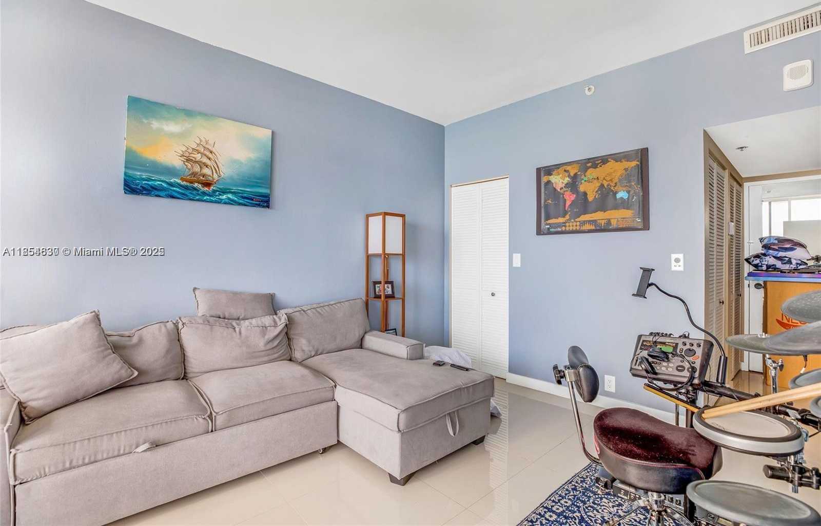 Small Image of 1155 BRICKELL BAY DR #2004, Miami Number 15