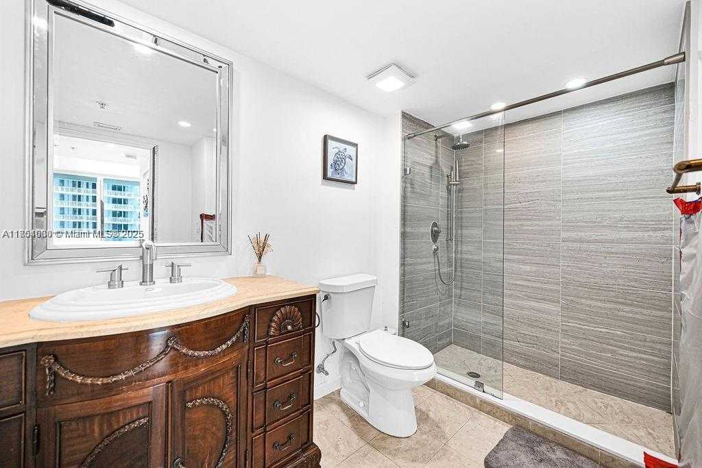 Small Image of 1155 BRICKELL BAY DR #2004, Miami Number 17