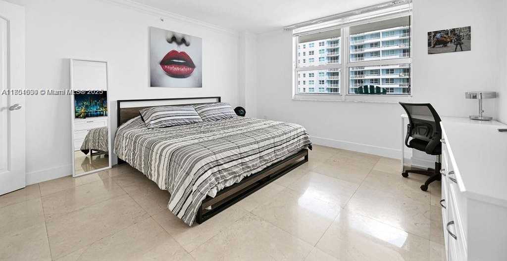 Small Image of 1155 BRICKELL BAY DR #2004, Miami Number 21