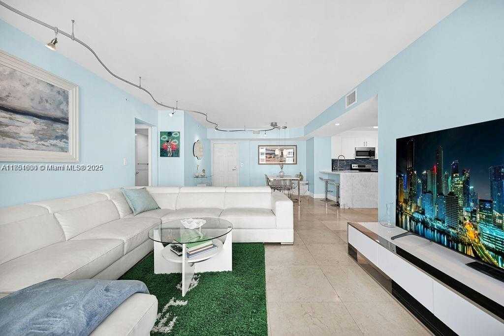 Small Image of 1155 BRICKELL BAY DR #2004, Miami Number 6