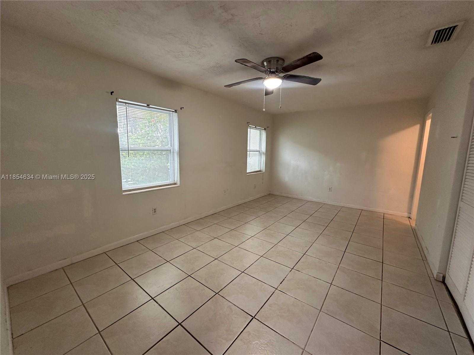 Small Image of 11604 SOUTH WEST 124TH CT #1, Miami Number 10