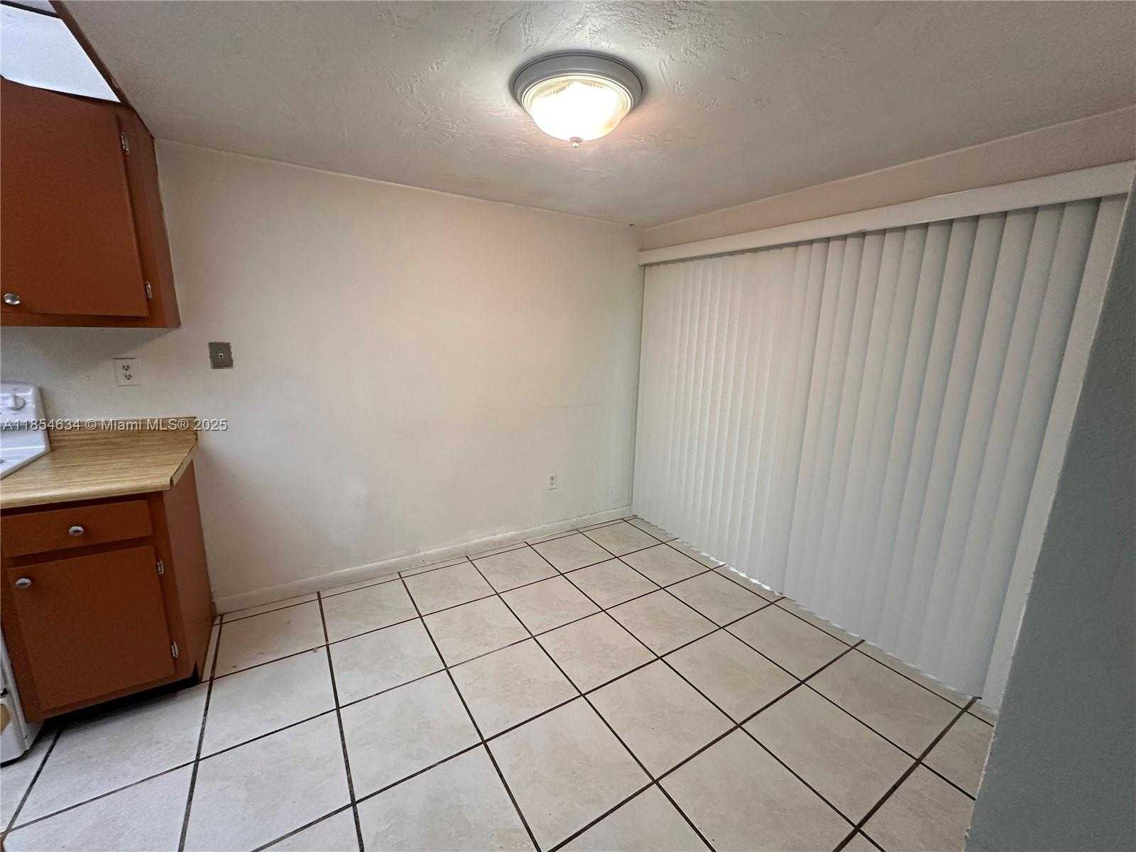 Small Image of 11604 SOUTH WEST 124TH CT #1, Miami Number 4