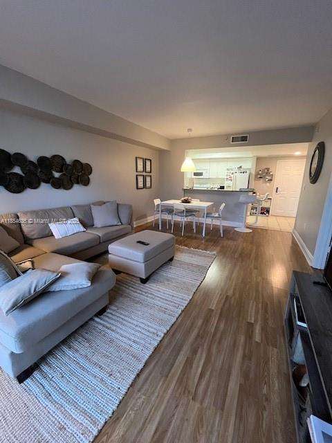 Small Image of 19501 W COUNTRY CLUB DR #302, Aventura Number 3