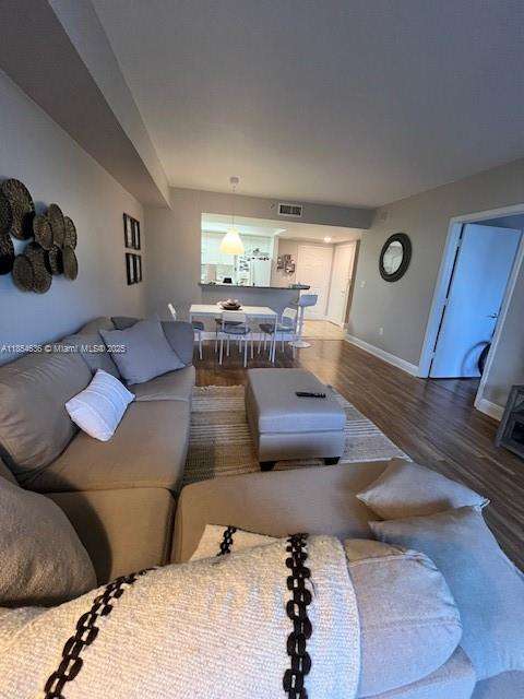 Small Image of 19501 W COUNTRY CLUB DR #302, Aventura Number 4