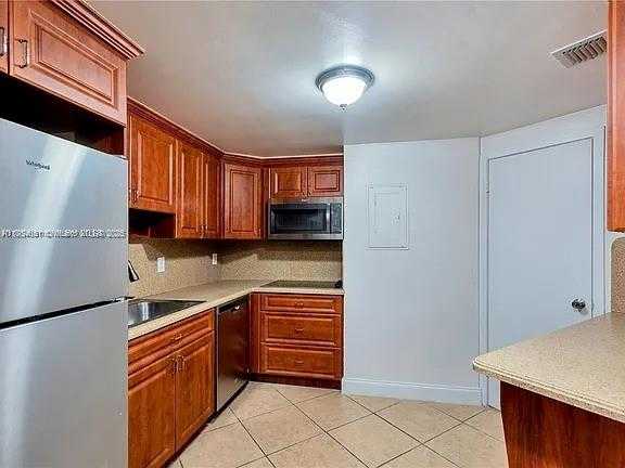 Small Image of 905 BRICKELL BAY DR #1522, Miami Number 4