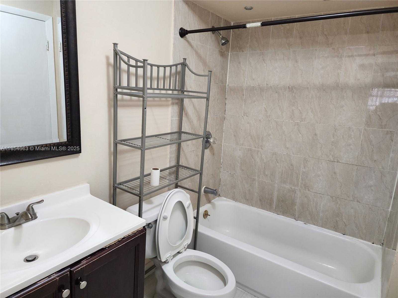 Small Image of 13334 SOUTH WEST 60TH TER, Miami Number 12