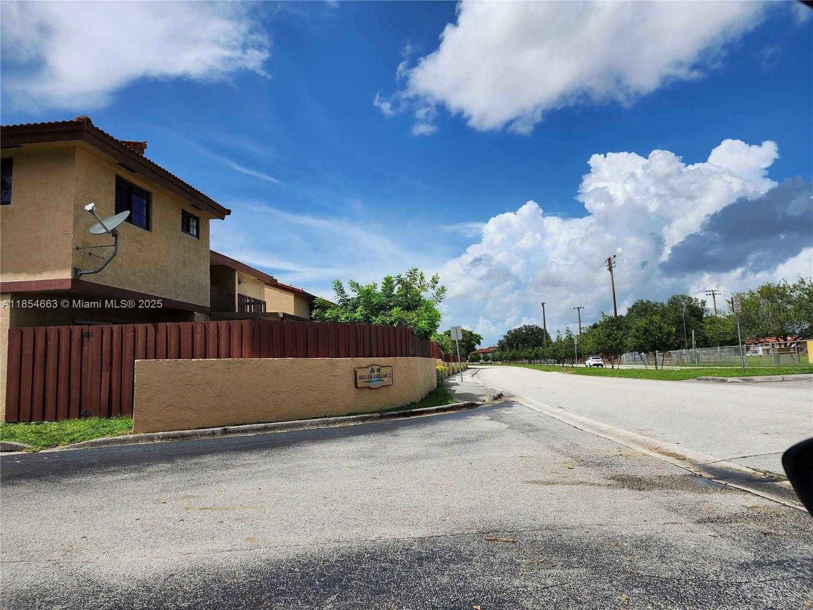 Small Image of 13334 SOUTH WEST 60TH TER, Miami Number 16