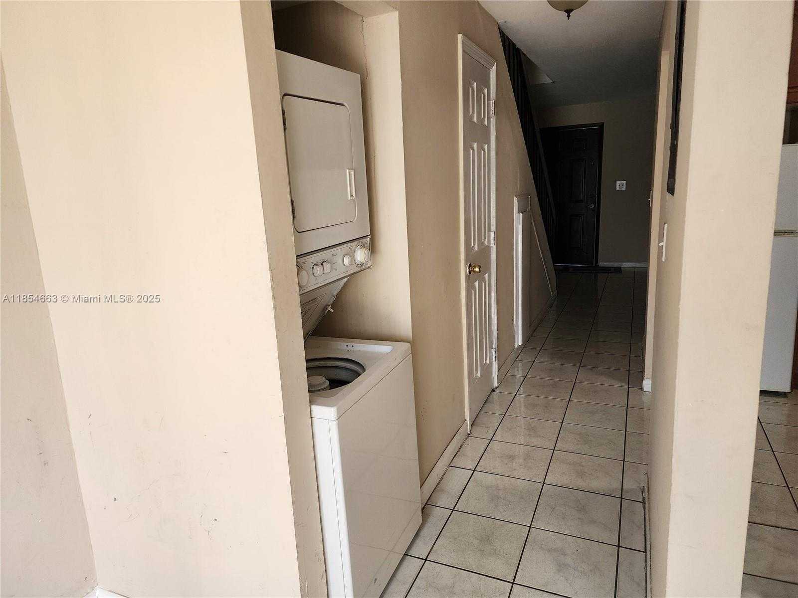 Small Image of 13334 SOUTH WEST 60TH TER, Miami Number 4