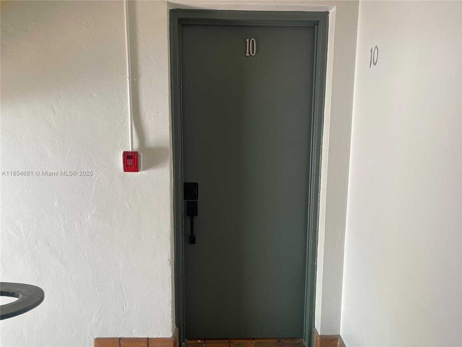 Small Image of 730 12TH ST #10, Miami Beach Number 4