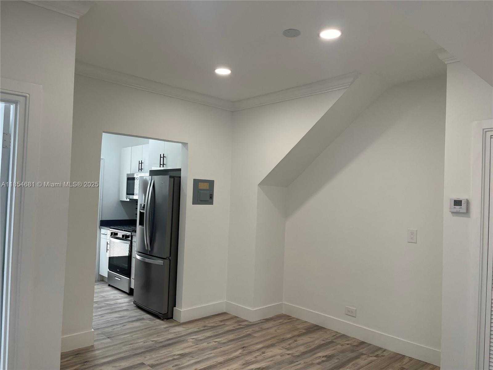 Small Image of 730 12TH ST #10, Miami Beach Number 6