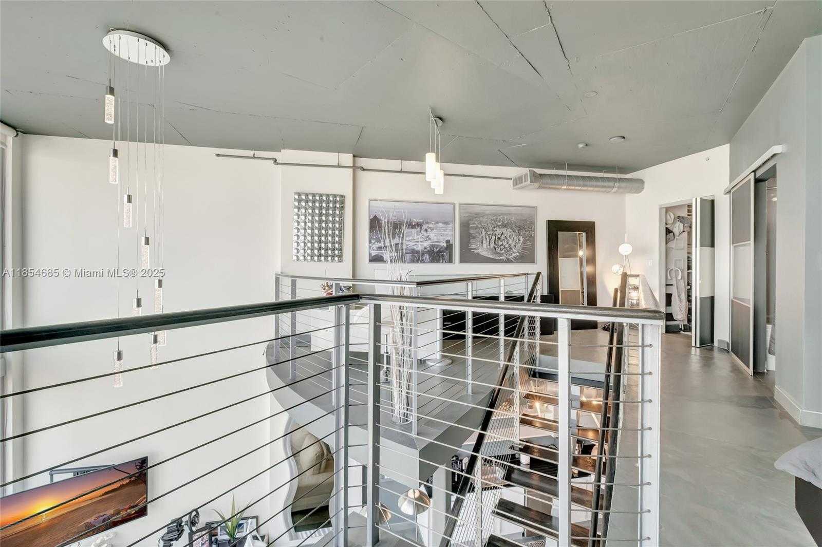 Small Image of 690 SOUTH WEST 1ST CT #1901, Miami Number 15