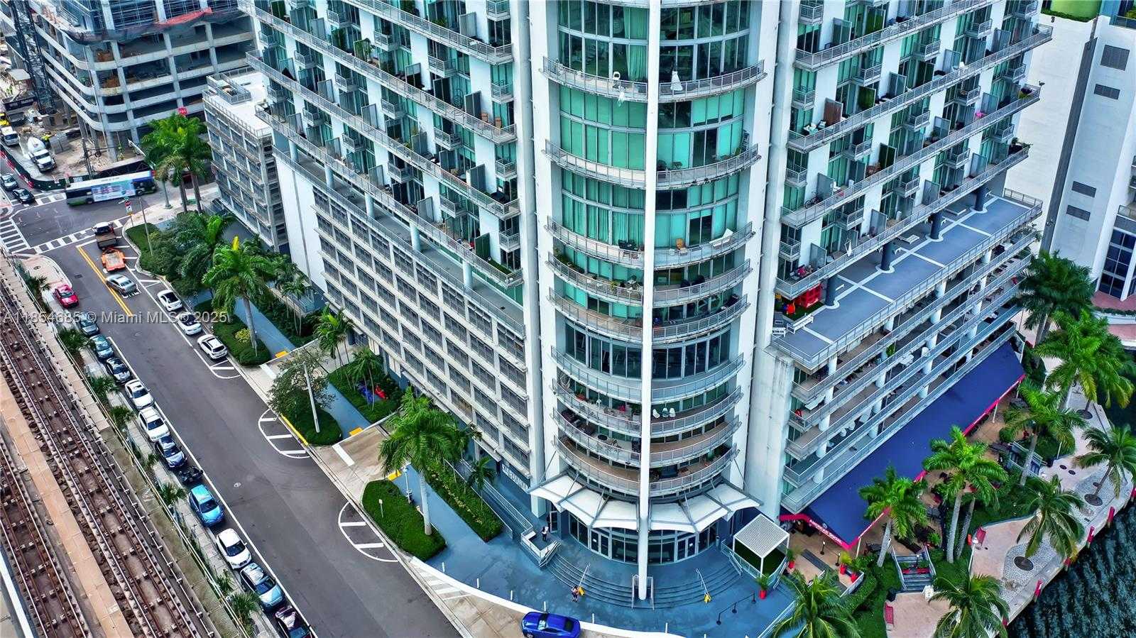 Small Image of 690 SOUTH WEST 1ST CT #1901, Miami Number 25