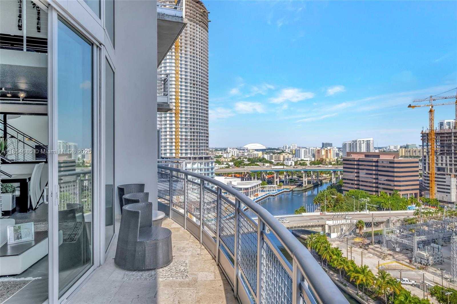 Small Image of 690 SOUTH WEST 1ST CT #1901, Miami Number 48